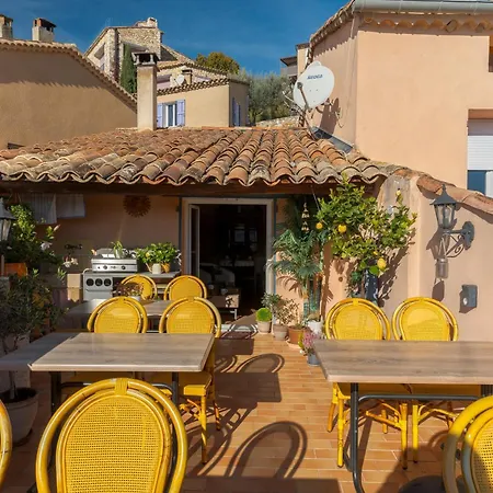 Les Fenieres Bed & Breakfast 3*
